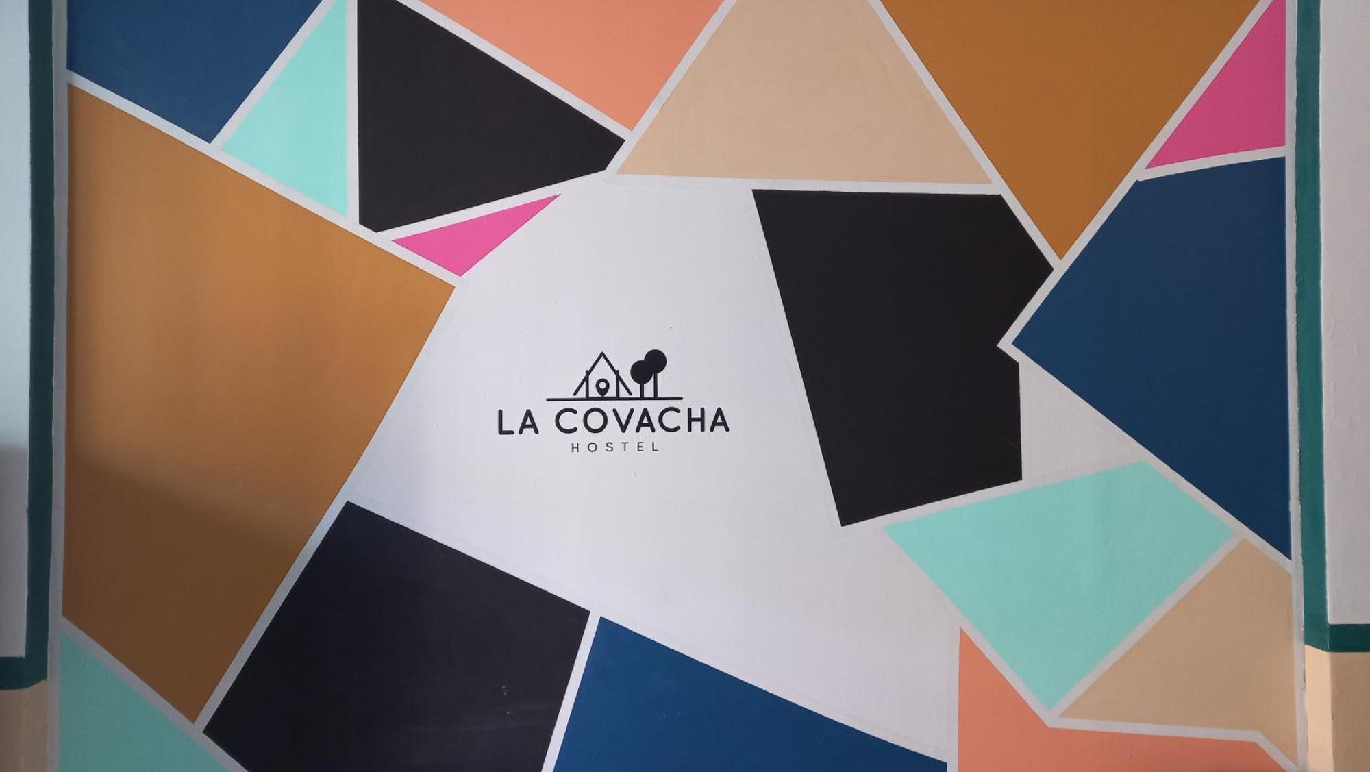 La Covacha Youth Hostel *